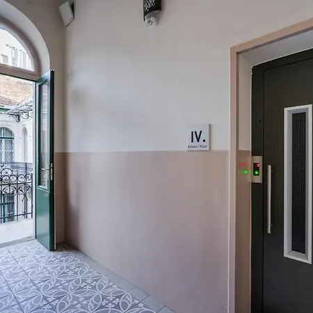 Apartment Bpr R20 With A/c *