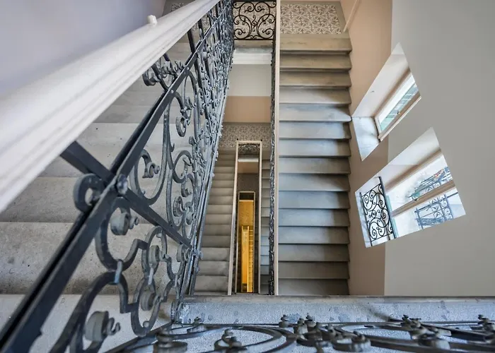 Bpr R20 With A/c Apartment