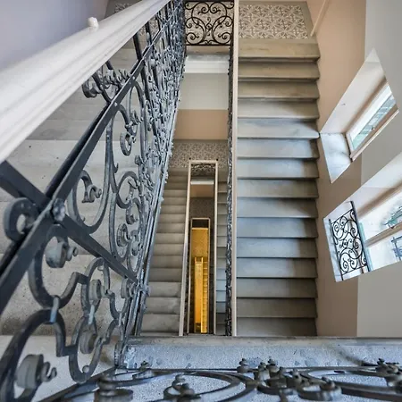 Bpr R20 With A/c شقة